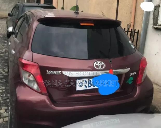 Toyota Yaris 2012