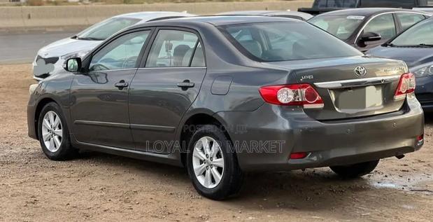 Toyota Corolla 2012 Gray
