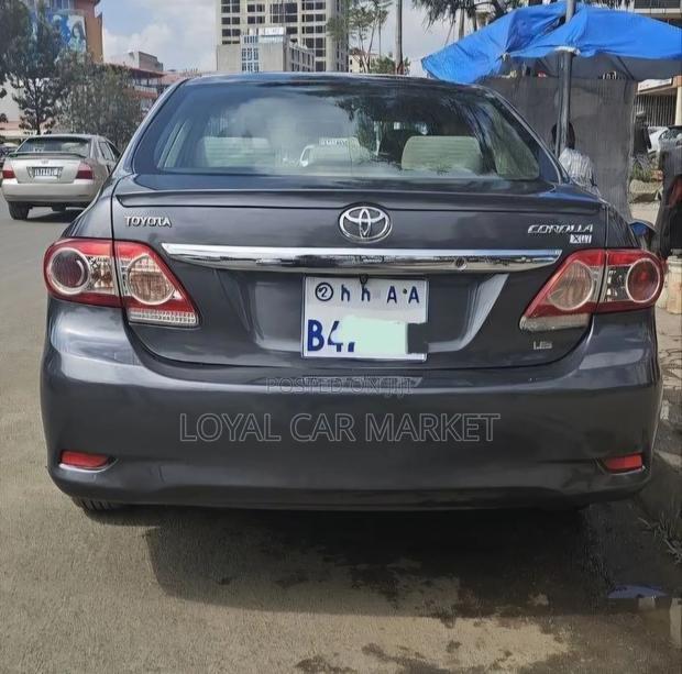 Toyota Corolla 2012 Gray