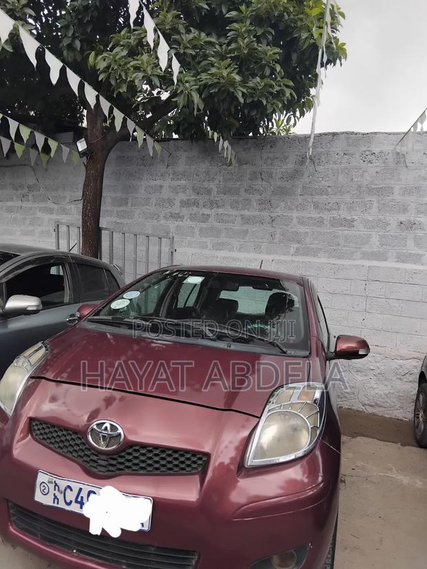 Toyota Yaris 2010 Burgundy