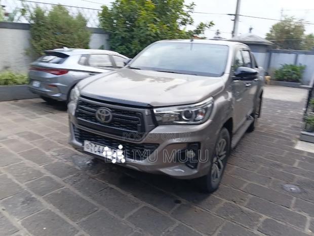 Toyota Hilux Revo Double Cab Deisel 2.4 AWD 2020 Silver