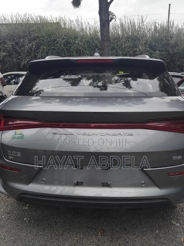 New BYD E2 43 kWh 94 hp FWD 2025 Silver