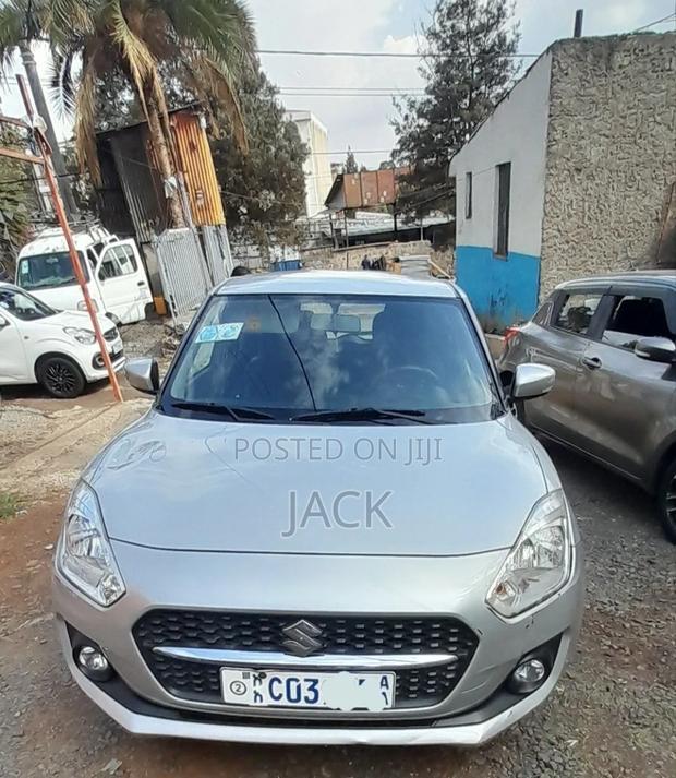 Suzuki Swift 2022 Silver