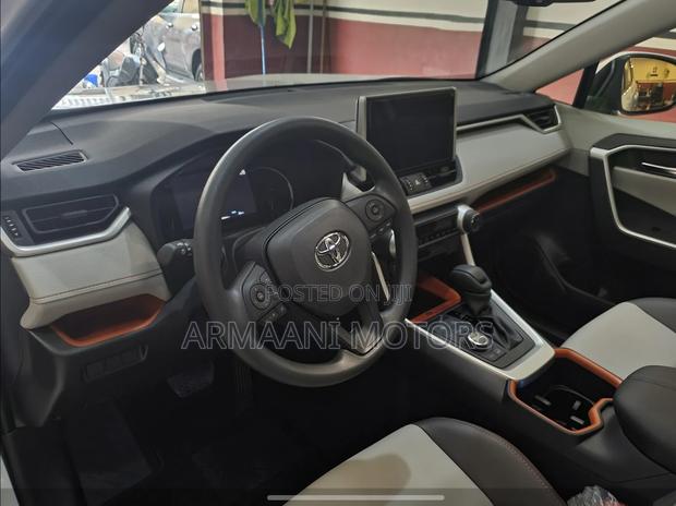 New Toyota RAV4 Limited AWD 2023 Pearl