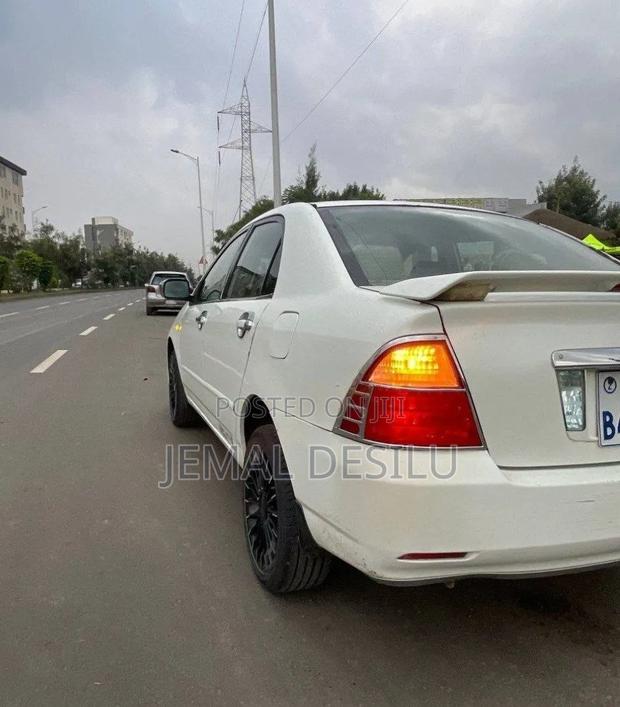 Toyota Corolla 2005 White