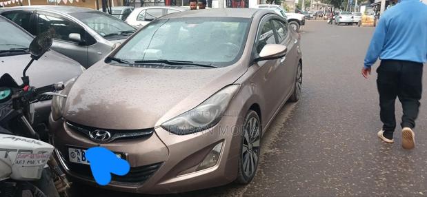 Hyundai Avante 2015 Gold