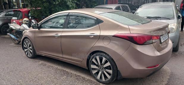 Hyundai Avante 2015 Gold