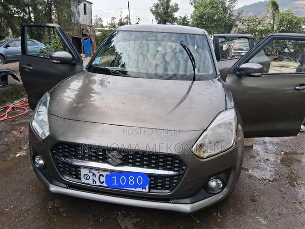 Suzuki Swift 2022 Gray