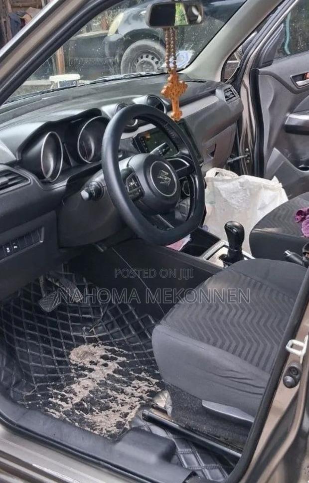 Suzuki Swift 2022 Gray