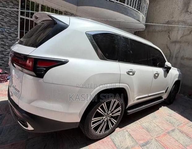 Lexus LX 2024 White