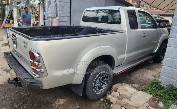 Toyota Hilux 2007 Silver