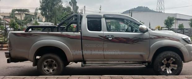 Toyota Hilux 2009 Silver