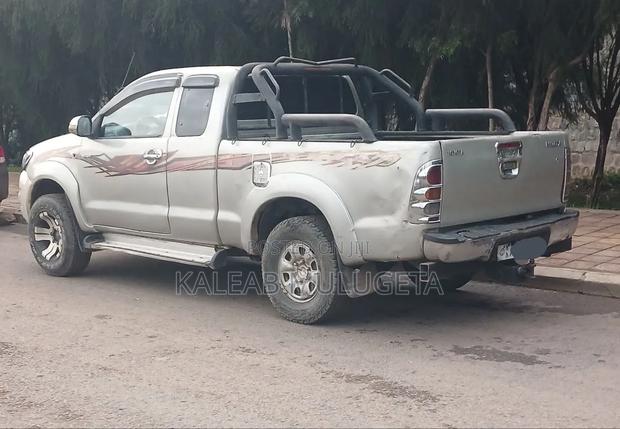 Toyota Hilux 2009 Silver