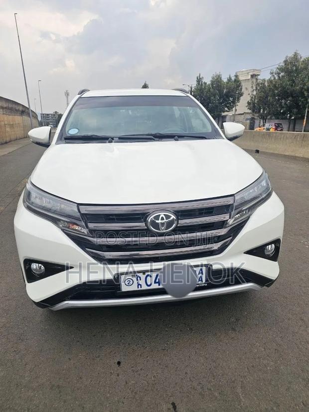 Toyota Rush 2023 White