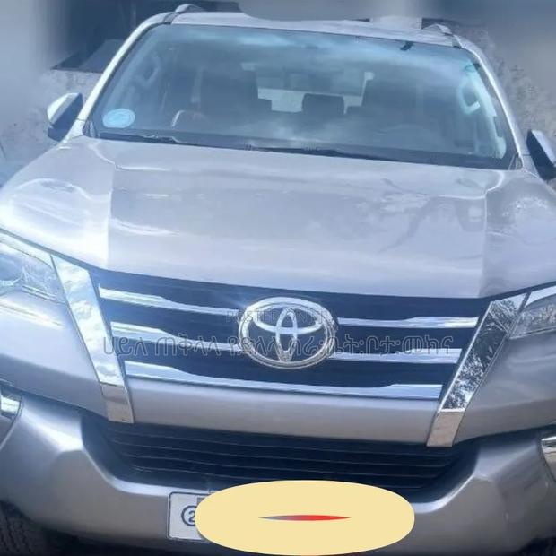 Toyota Fortuner 2019 Silver