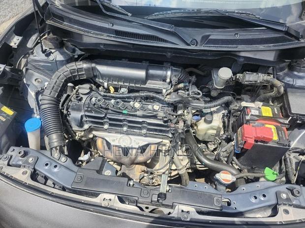 Suzuki Swift 2022 Gray