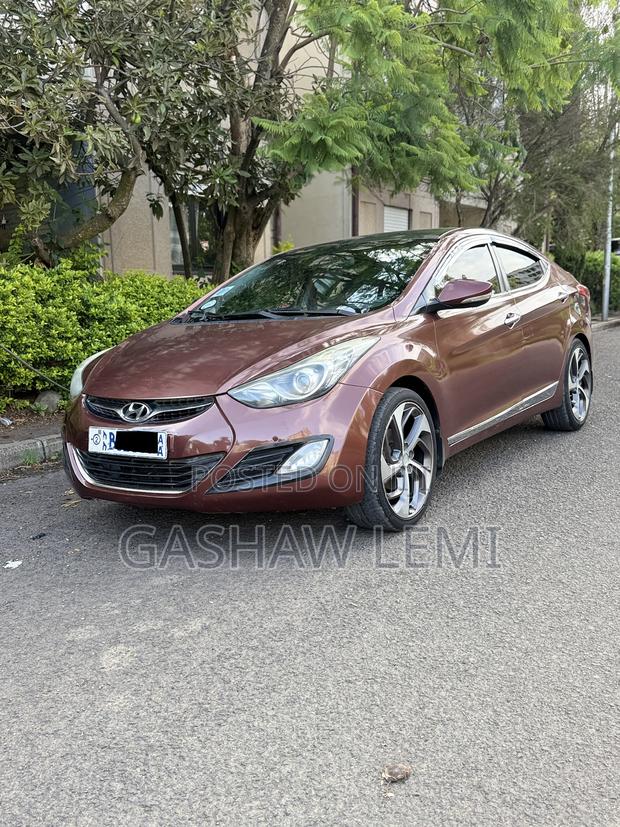 Hyundai Avante 2013 Burgundy