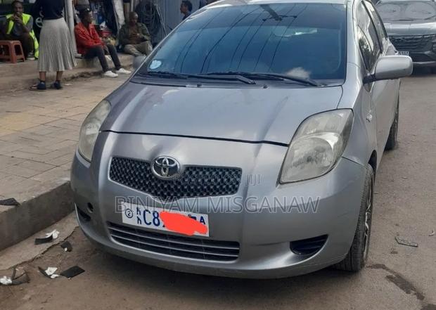Toyota Yaris 2008 Gray