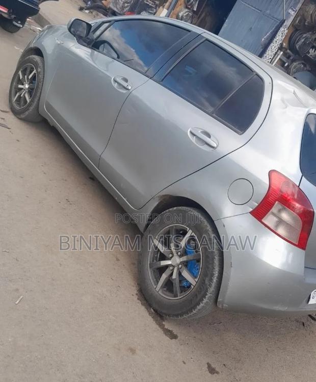 Toyota Yaris 2008 Gray