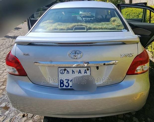 Toyota Belta 2010 Silver