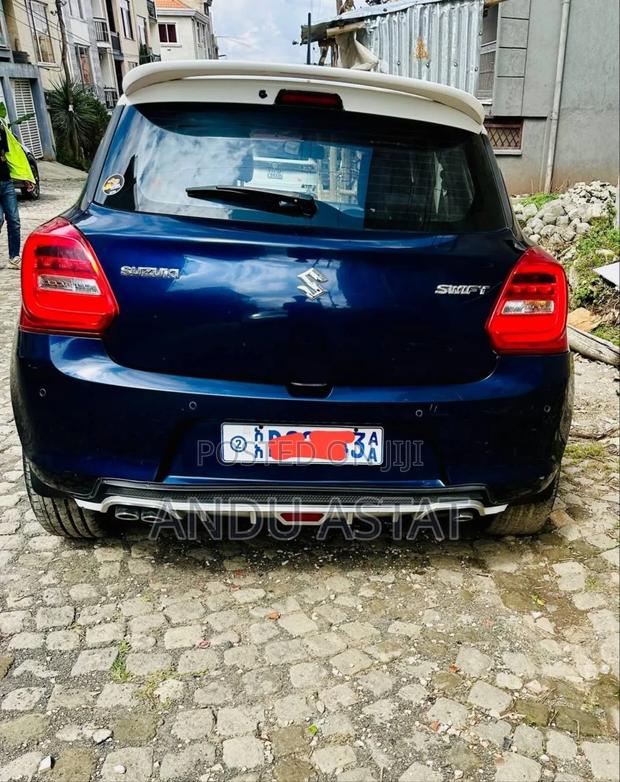 Suzuki Swift 2021 Blue