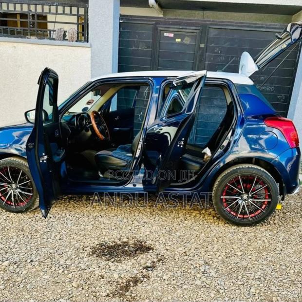 Suzuki Swift 2021 Blue