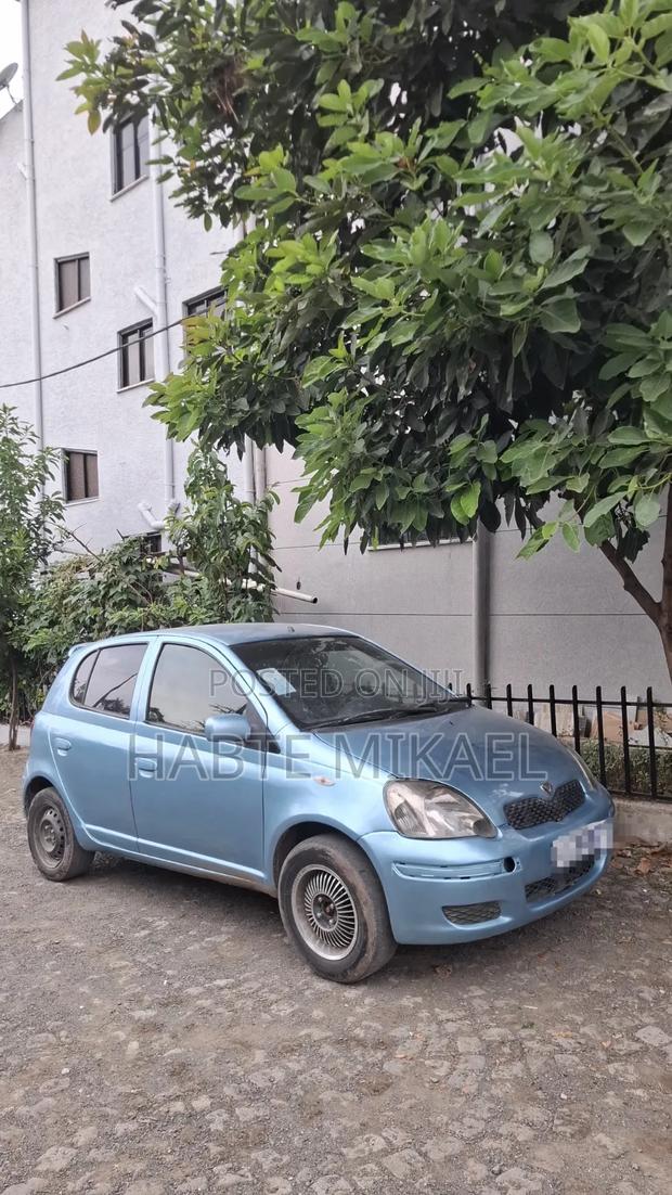 Toyota Vitz 2002 Blue