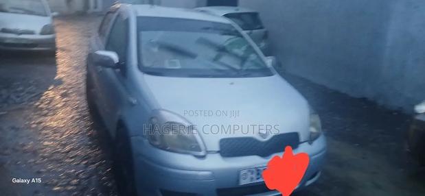 Toyota Vitz 2004 Silver