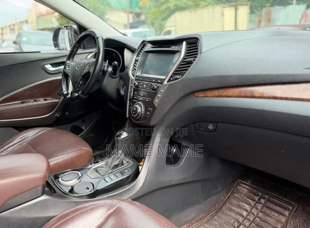 Hyundai Santa Fe 2018 Gray