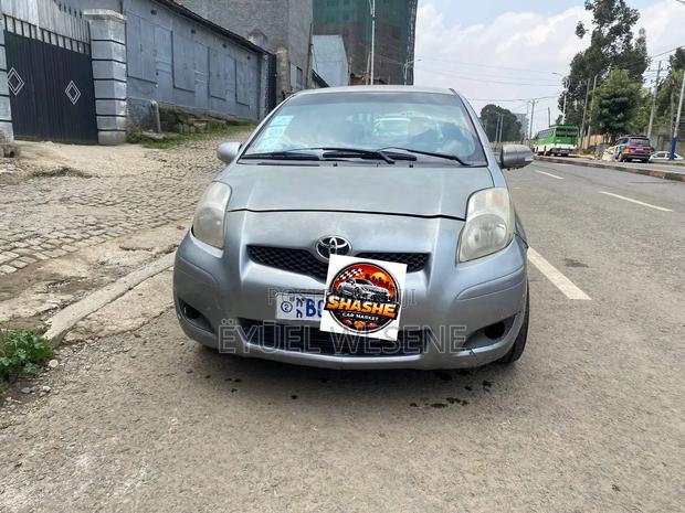 Toyota Yaris 2008 Gray