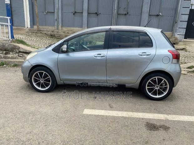 Toyota Yaris 2008 Gray