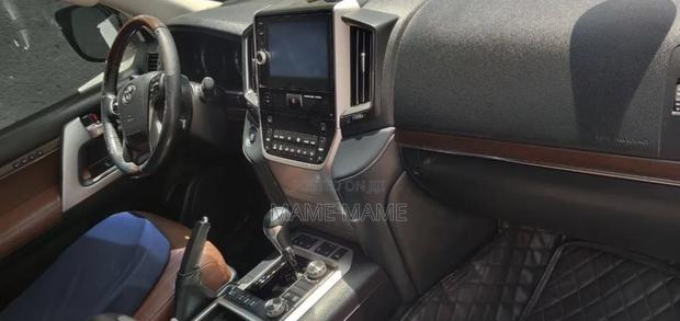 Toyota Land Cruiser 2019 Silver