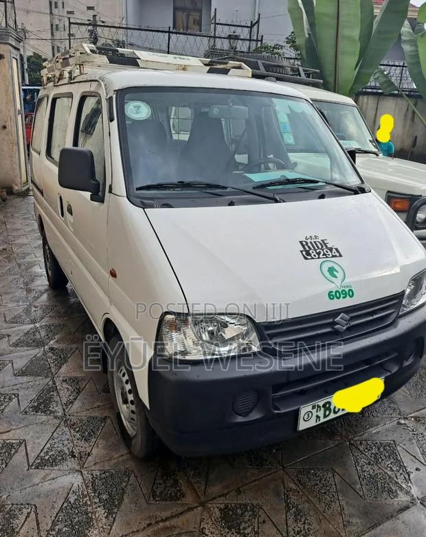 Suzuki Eeco 2024 White