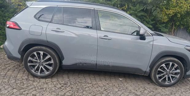 Toyota Corolla Cross Hybrid 2024 Blue