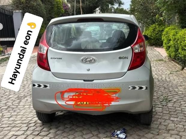Hyundai Eon 2015 Silver