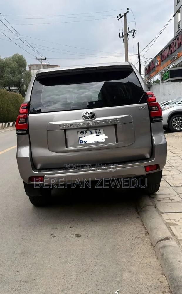 Toyota Land Cruiser 2021 Gray