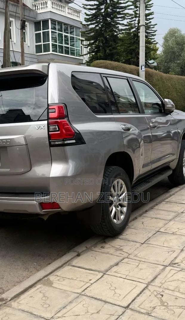 Toyota Land Cruiser 2021 Gray