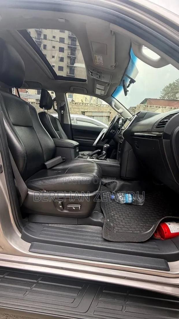 Toyota Land Cruiser 2021 Gray