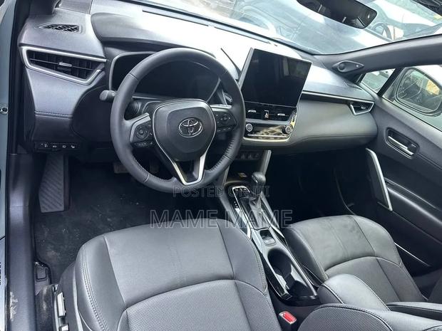 New Toyota Corolla Cross Hybrid 2025 Gray
