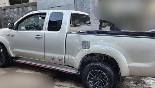 Toyota Hilux 2008 Silver