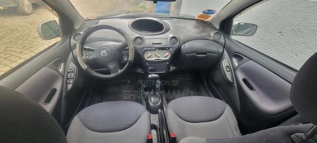Toyota Vitz 2004