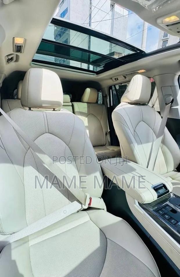 New Toyota Highlander Hybrid 2024 White