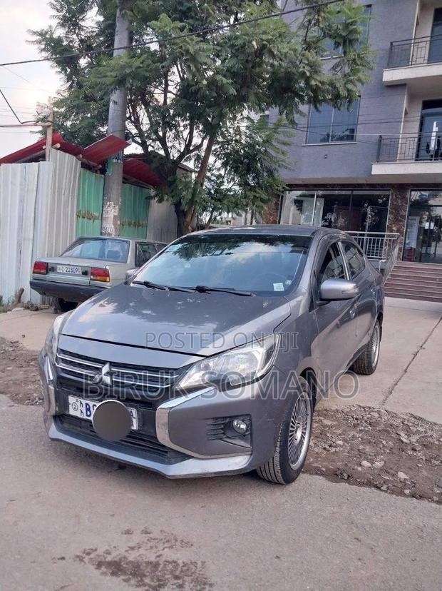 Mitsubishi Attrage 2021 Silver