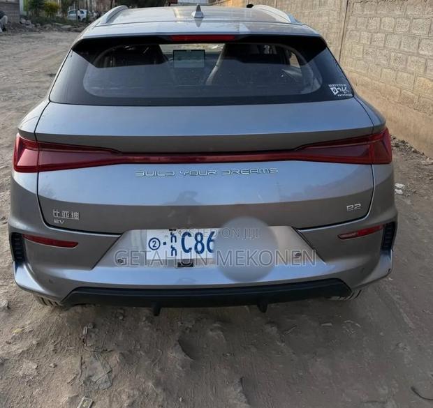 BYD E2 43 kWh 94 hp FWD 2025 Gray