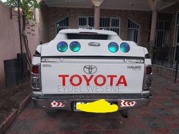 Toyota Hilux 2013 White