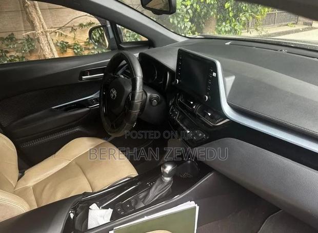 Toyota C-HR 2020 Gray