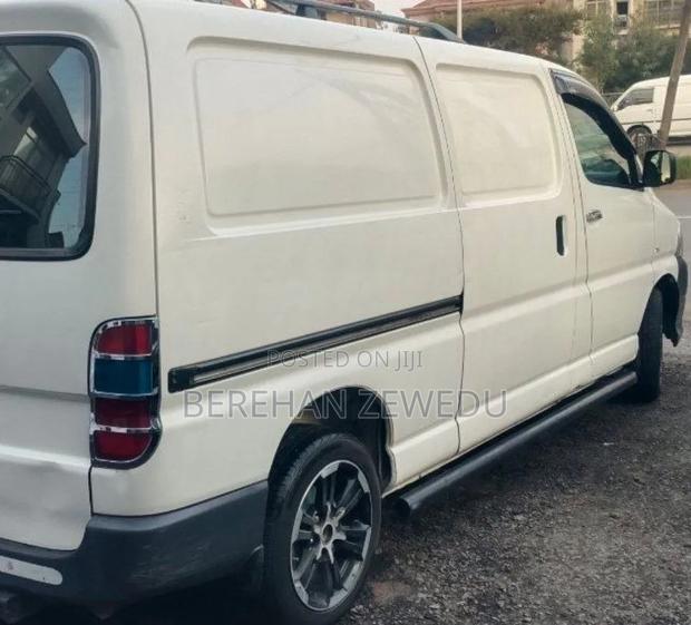 Toyota Hilux 2011 White