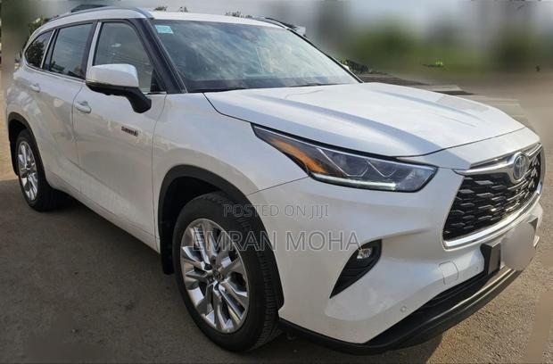 Toyota Highlander Hybrid 2023 White