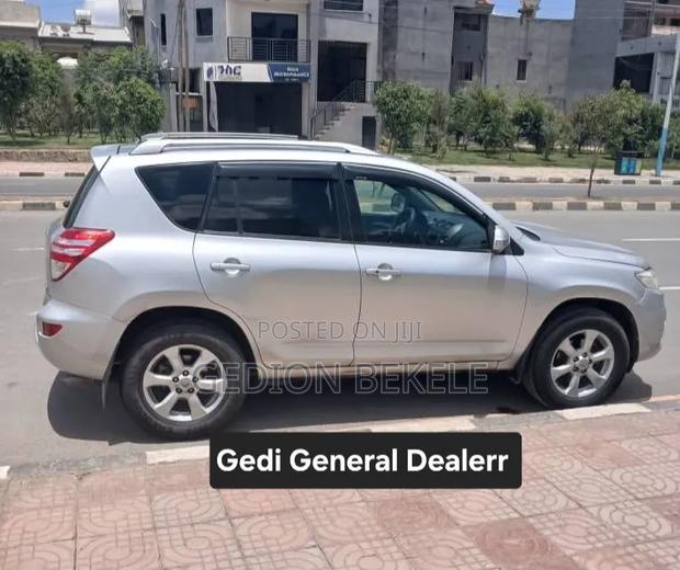 Toyota RAV4 2013 Silver