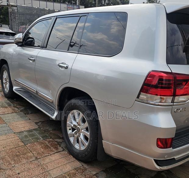Toyota Land Cruiser 2020 Silver